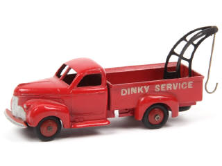Lot 590 - DINKY TOYS (FRANCE) (1)