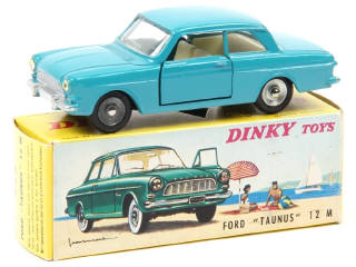 Lot 669 - DINKY TOYS (FRANCE) (1)