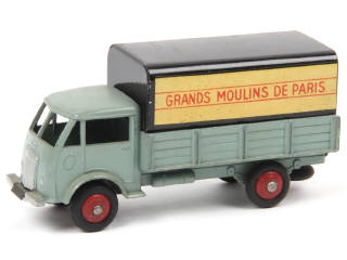 Lot 588 - DINKY TOYS (FRANCE) (1)