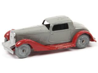 Lot 568 - DINKY TOYS (FRANCE) (1)