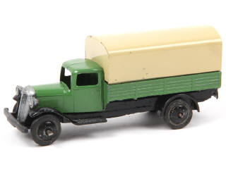 Lot 582 - DINKY TOYS (FRANCE) (1)