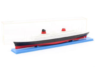 Lot 391 - DINKY TOYS (FRANCE) (1)