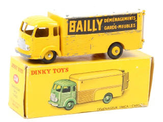 Lot 372 - DINKY TOYS (FRANCE) (1)