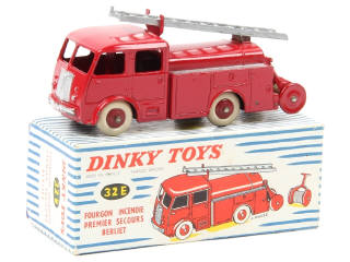 Lot 371 - DINKY TOYS (FRANCE) (1)