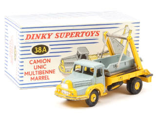 Lot 379 - DINKY TOYS (FRANCE) (1)
