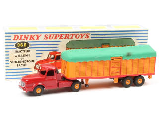 Lot 378 - DINKY TOYS (FRANCE) (1)