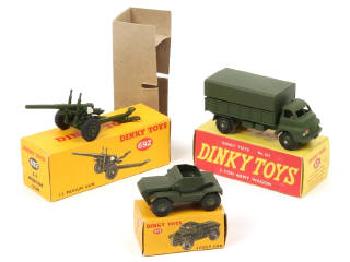 Lot 454 - DINKY TOYS (GB) (3)