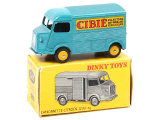 Lot 682 - DINKY TOYS (FRANCE) (1)