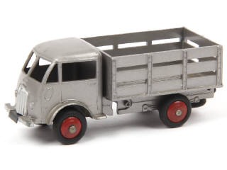 Lot 480 - DINKY TOYS (FRANCE) (1)