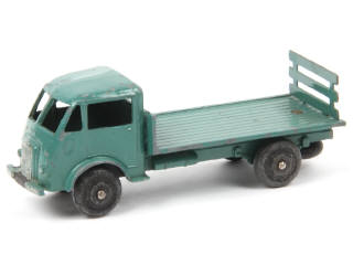Lot 483 - DINKY TOYS (FRANCE) (1)