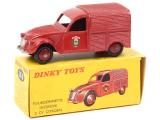 Lot 554 - DINKY TOYS (FRANCE) (1)