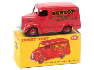 Lot 411 - DINKY TOYS (GB) (1)