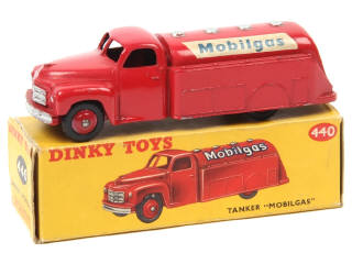 Lot 415 - DINKY TOYS (GB) (1)