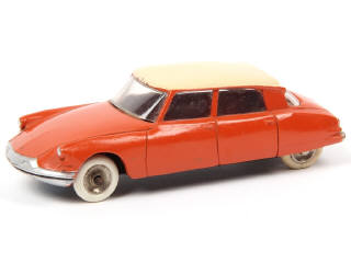 Lot 522 - DINKY TOYS (FRANCE) (1)