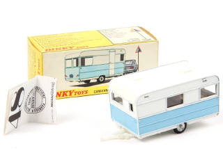 Lot 725 - DINKY TOYS (FRANCE) (1)