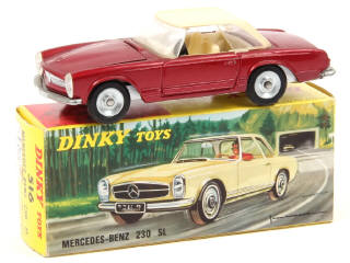 Lot 642 - DINKY TOYS (FRANCE) (1)