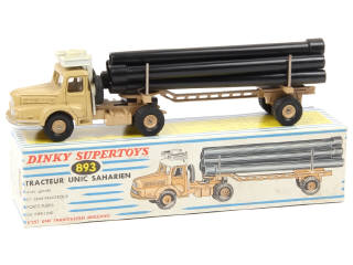 Lot 722 - DINKY TOYS (FRANCE) (1)