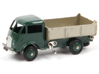 Lot 489 - DINKY TOYS (FRANCE) (1)