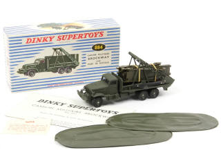 Lot 736 - DINKY TOYS (FRANCE) (1)
