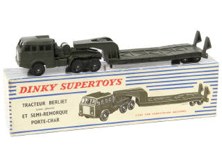 Lot 739 - DINKY TOYS (FRANCE) (1)