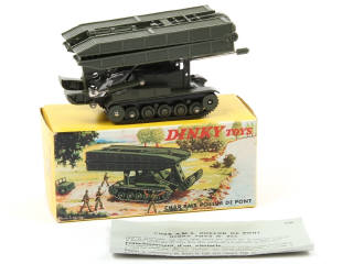Lot 735 - DINKY TOYS (FRANCE) (1)