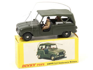 Lot 733 - DINKY TOYS (FRANCE) (1)