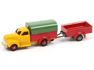 Lot 494 - DINKY TOYS (FRANCE) (2)