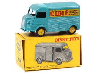 Lot 681 - DINKY TOYS (FRANCE) (1)