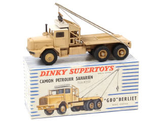 Lot 719 - DINKY TOYS (FRANCE) (1)