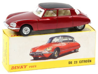 Lot 657 - DINKY TOYS (FRANCE) (1)
