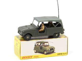 Lot 726 - DINKY TOYS (FRANCE) (1)
