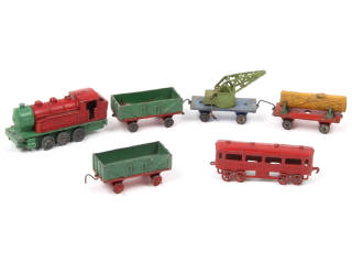 Lot 471 - DINKY TOYS (FRANCE) (6)