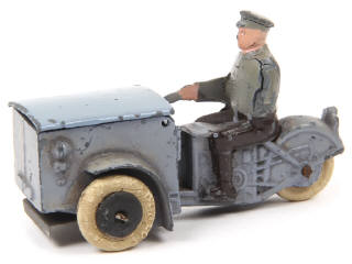 Lot 148 - DINKY TOYS (FRANCE) (1)