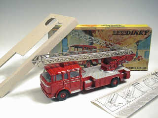 Lot 169 - DINKY TOYS FRANCE (1)