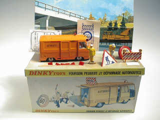 Lot 182 - DINKY TOYS FRANCE (1)