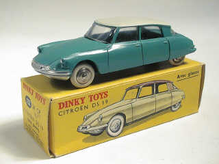 Lot 232 - DINKY TOYS FRANCE (1)
