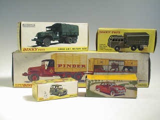Lot 274 - DINKY TOYS FRANCE & QUIRALU (5)
