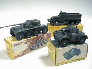 Lot 276 - DINKY TOYS (FRANCE) (3)