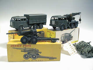 Lot 279 - DINKY TOYS FRANCE (3)