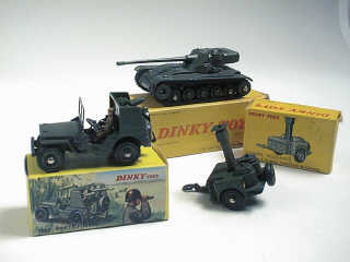 Lot 281 - DINKY TOYS FRANCE (3)
