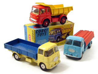 Lot 465 - CORGI TOYS (GB) (3)