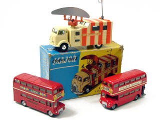 Lot 466 - CORGI TOYS (GB) (3)