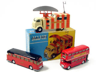 Lot 467 - CORGI TOYS (GB) (3)