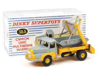 Lot 376 - DINKY TOYS (FRANCE) (1)