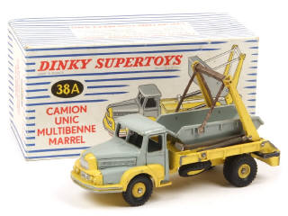 Lot 377 - DINKY TOYS (FRANCE) (1)