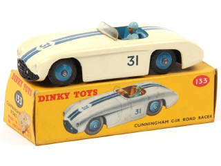 Lot 319 - DINKY TOYS (GB) (1)