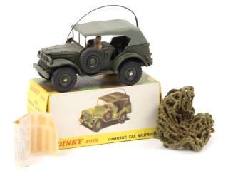 Lot 732 - DINKY TOYS (FRANCE) (1)