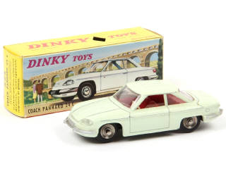 Lot 584 - DINKY TOYS (FRANCE) (1)