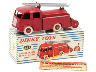 Lot 690 - DINKY TOYS (FRANCE) (1)