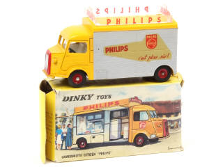 Lot 707 - DINKY TOYS (FRANCE) (1)